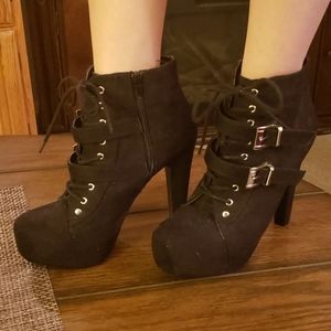 Black Heels with Buckle